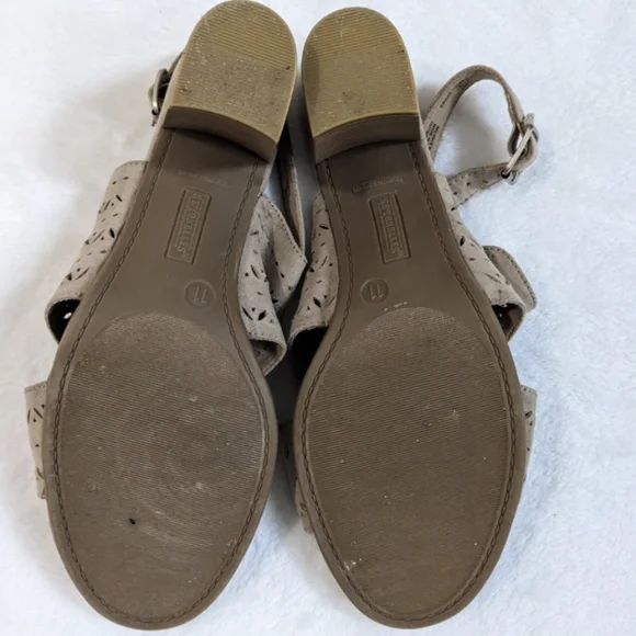 Seychelles Bora Tan Perforated Laser Cut Ankle Strap Chunky Block Heel Sandals - Picture 10 of 14